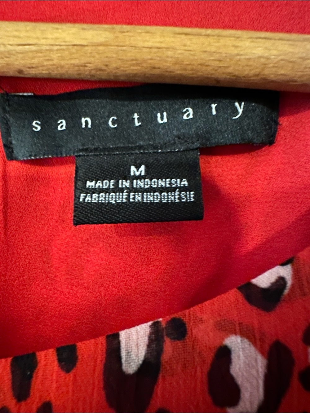 Sanctuary • women’s blouse • top • back button • extra button • flowy - Picture 4 of 8